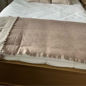 ALICE WALK LIKE NEW TAUPE CASHMERE SHAWL